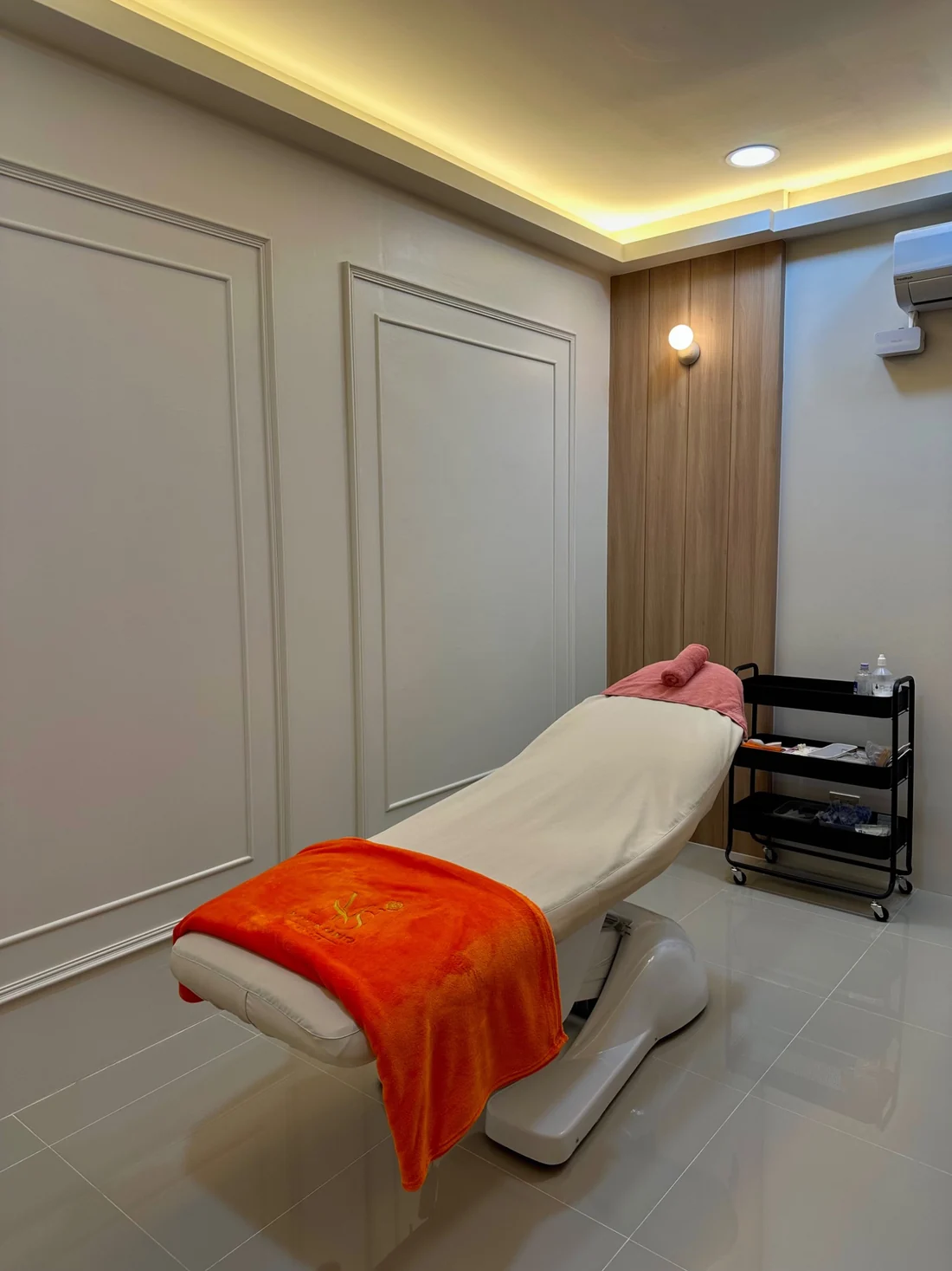 Maison Samita treatment room