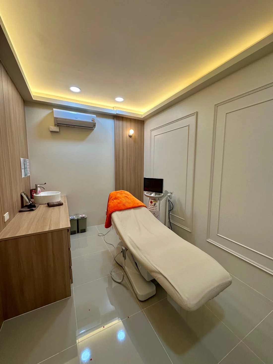 Maison Samita treatment room